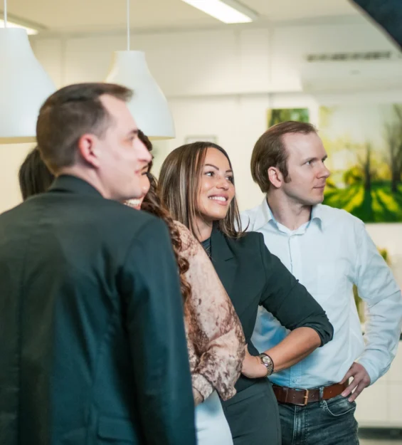 Making-of einer professionellen Business Team Fotografie – authentische und moderne Fotos für Unternehmenswebsites.