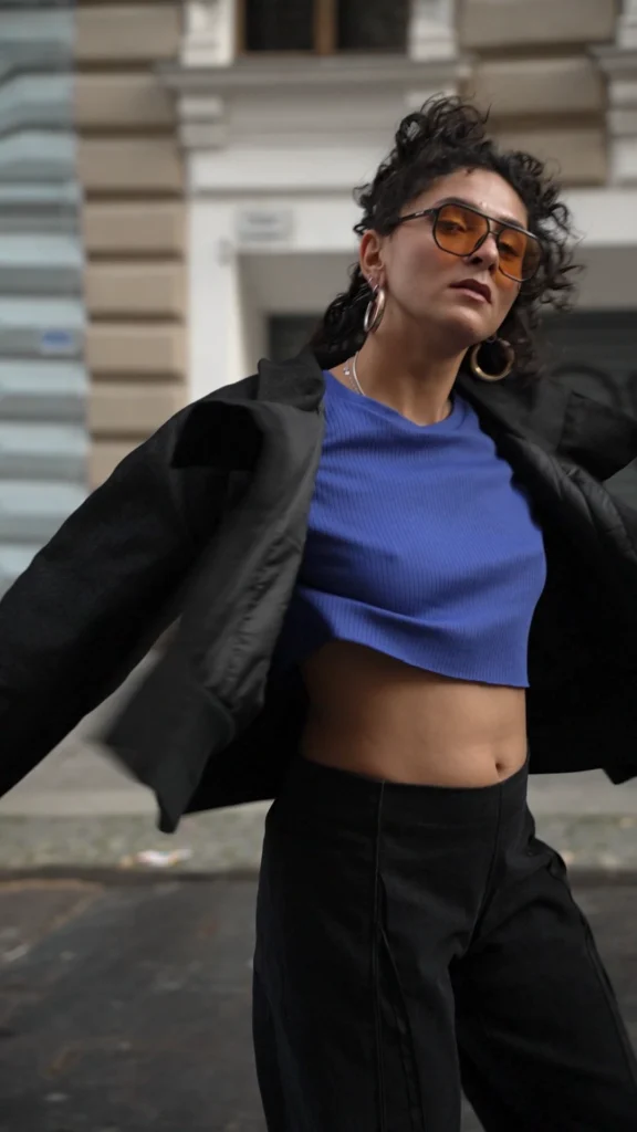 Social Media Fashion Ad für Modedesignerin Laura Gruener – dynamische Videoproduktion für Instagram Reels und TikTok von ArsMotion.