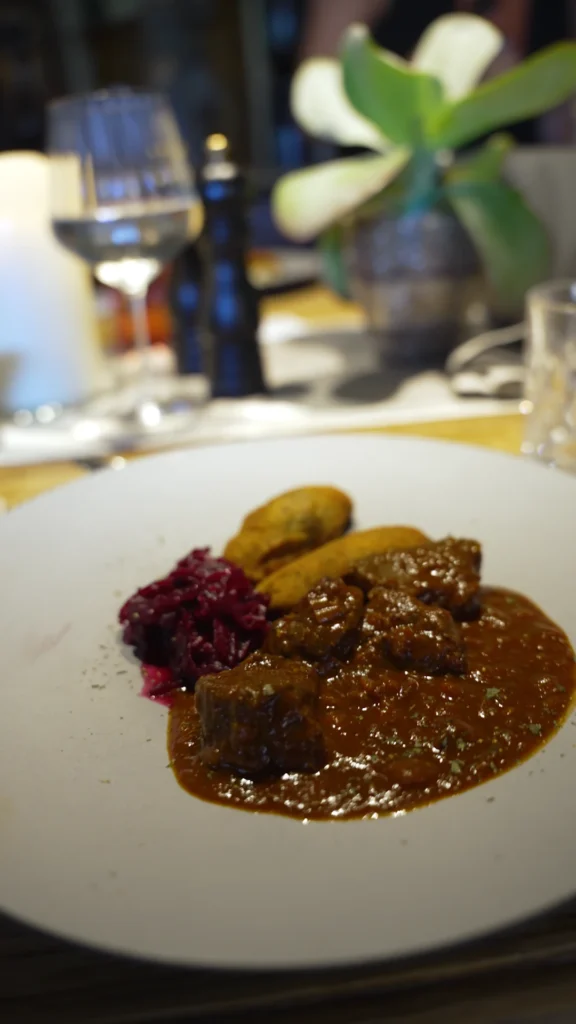 Professionelle Kulinarik Fotografie eines Gourmetgerichts im Restaurant des Hotel Kornock von ArsMotion