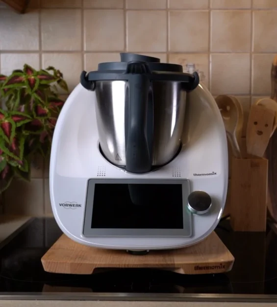 Beitragsbild für das Portfolio-Projekt Thermikitchen: Professionelles Image- und Produktvideo für eine Thermomix-Beraterin, produziert von ArsMotion.