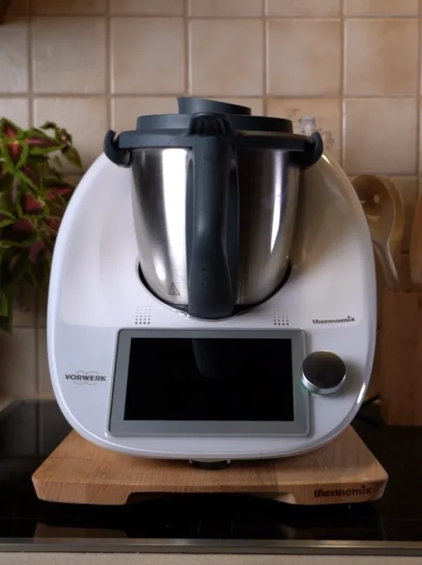 Beitragsbild für das Portfolio-Projekt Thermikitchen: Professionelles Image- und Produktvideo für eine Thermomix-Beraterin, produziert von ArsMotion.